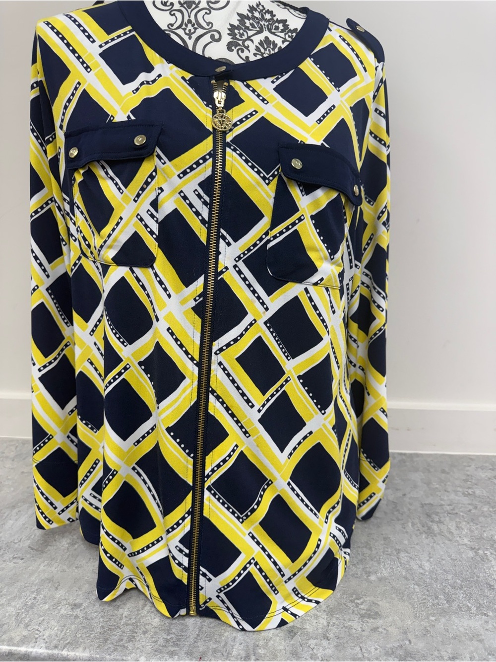 Anne Klein Zip Front Geometric Print Blouse Navy Yellow Gold Large